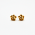 Gullfargede Rose-øredobber – Tidløst Blomstermotiv